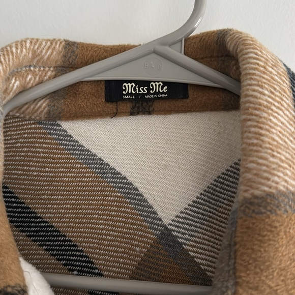 Miss Me Shacket - Picture 2 of 5